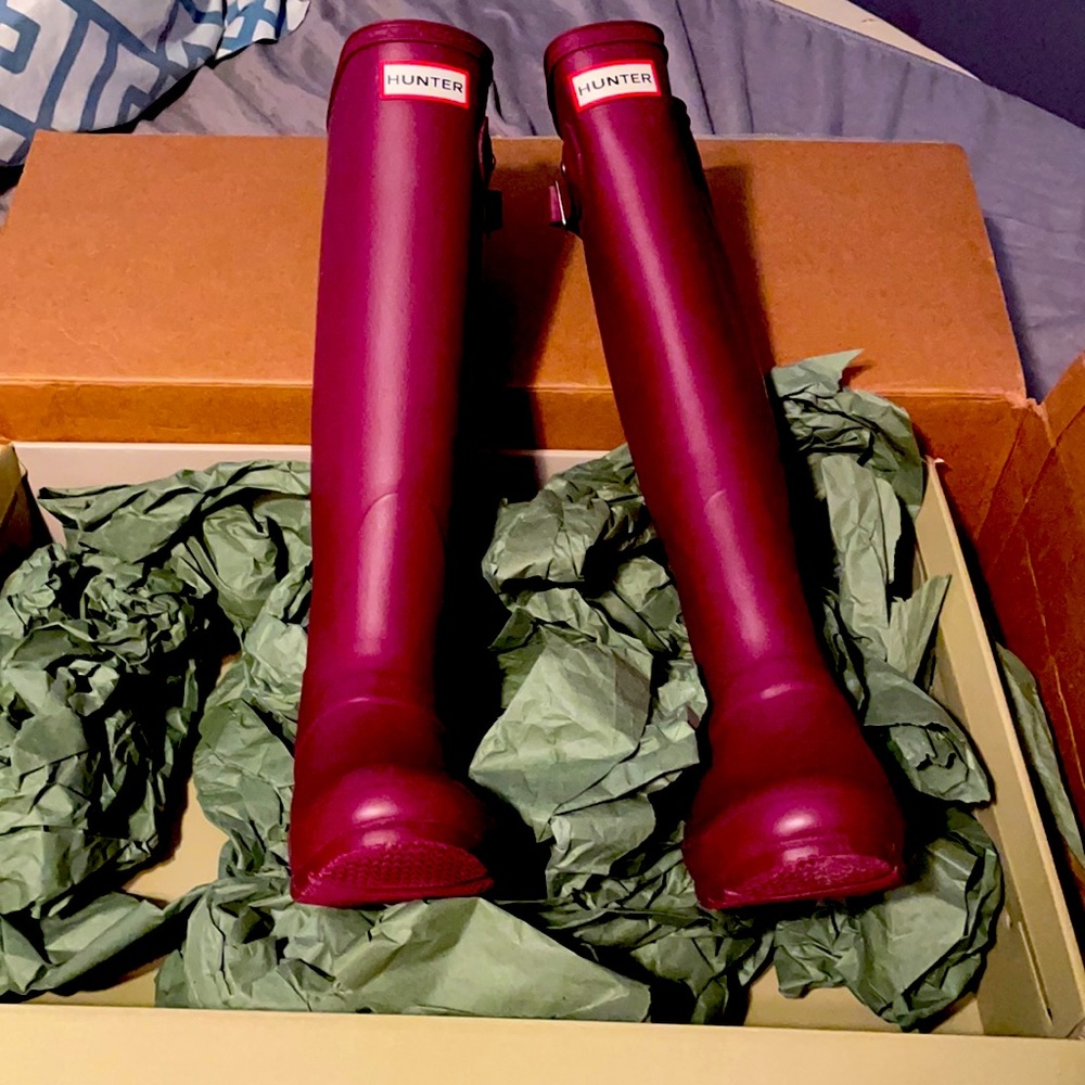Size 6 Hunter boots! Used but good condition!